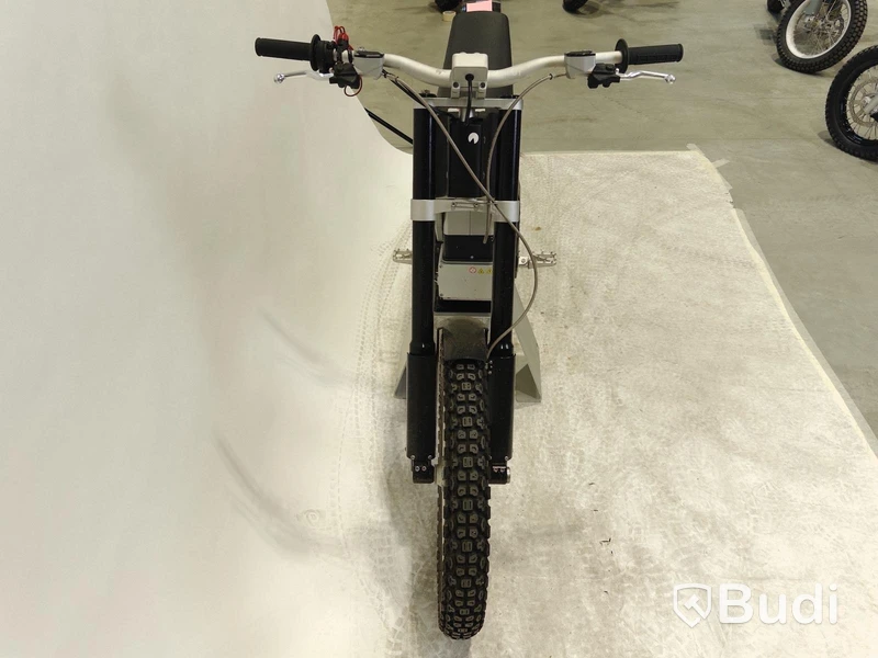 Lätt motorcykel Cake, KALK INK. Begagnad. Med Tillbehör.