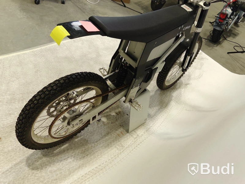 Lätt motorcykel Cake, KALK INK. Begagnad. Med Tillbehör.