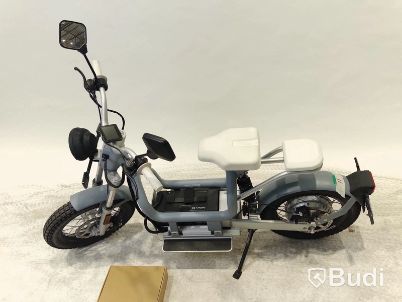 Moped Cake MAKKA FLEX GREY 2022, REGNR; WSX74D. Begagnad. Med Tillbehör.