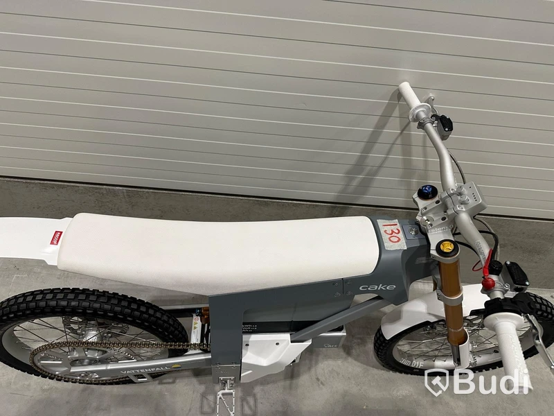 Lätt motorcykel Cake KALK OR. Begagnad. Med Tillbehör