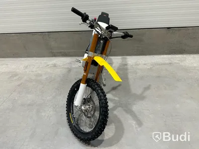 Lätt motorcykel Cake KALK OR. Begagnad. Med Tillbehör. Dubbdäck.