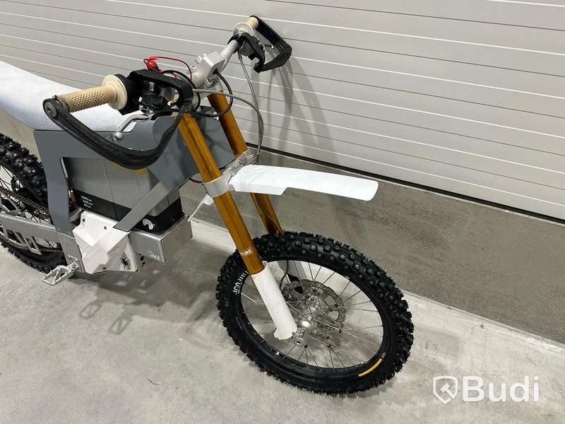 Lätt motorcykel Cake KALK OR. Begagnad. Med Tillbehör