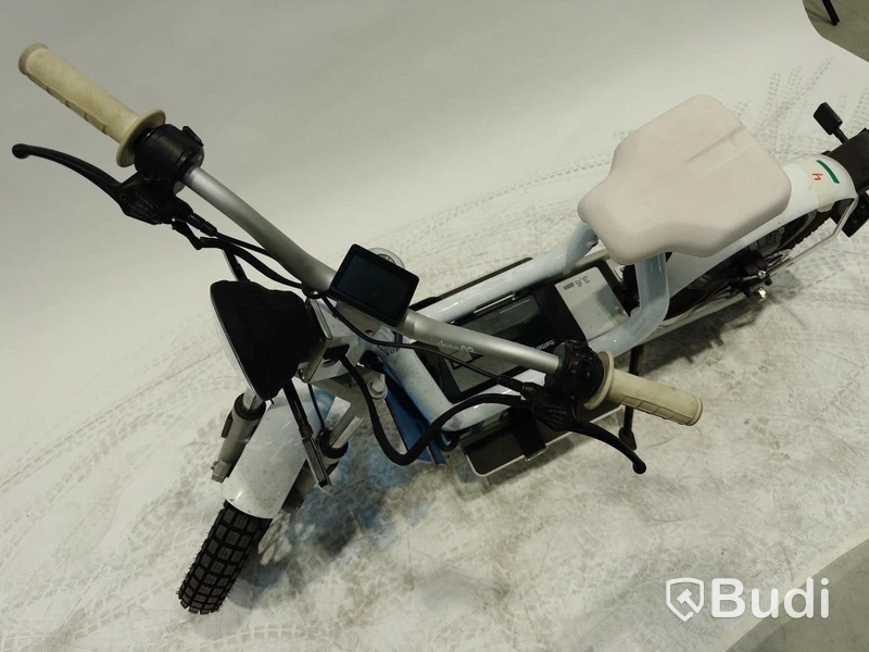 Moped Cake MAKKA FLEX WHITE 2022, REGNR; BHD02D. Begagnad. Klass 1