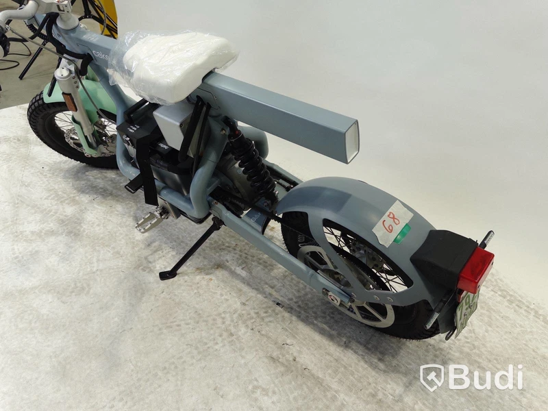 Moped Cake ÖSA FLEX. Begagnad. Med Tillbehör. Obs! Utlandsregistrerad