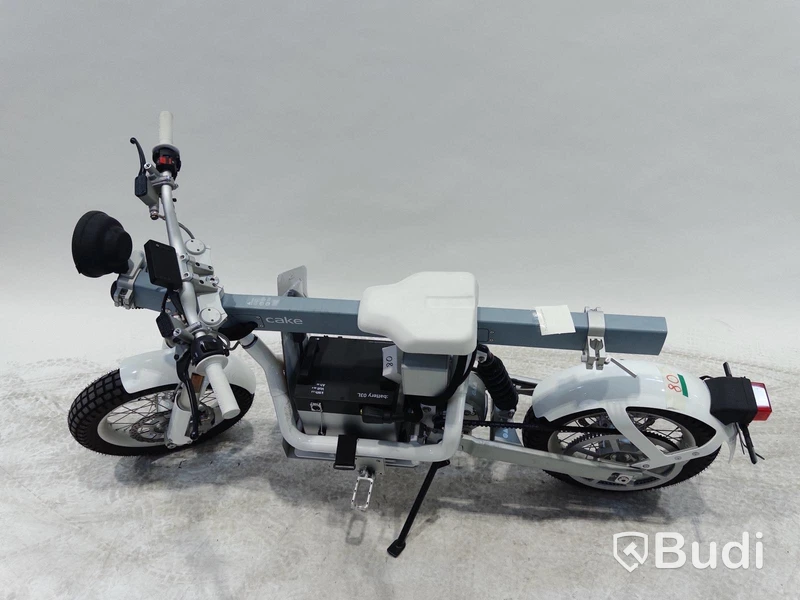 Lätt motorcykel Cake ÖSA PLUS. Begagnad. Med Tillbehör. Obs! Utlandsregistrerad
