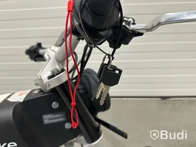 Lätt motorcykel Cake KALK INK & 2020. Begagnad. Med Tillbehör. Chassinr: YW2C1M108KT000256