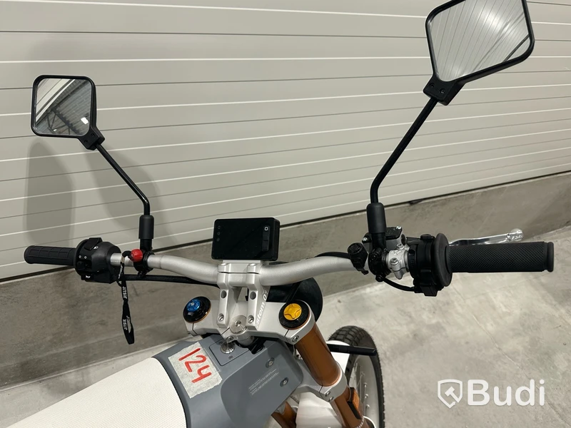 Lätt motorcykel Cake KALK & 2022, REGNR; XCD31P. Begagnad. Med Tillbehör.