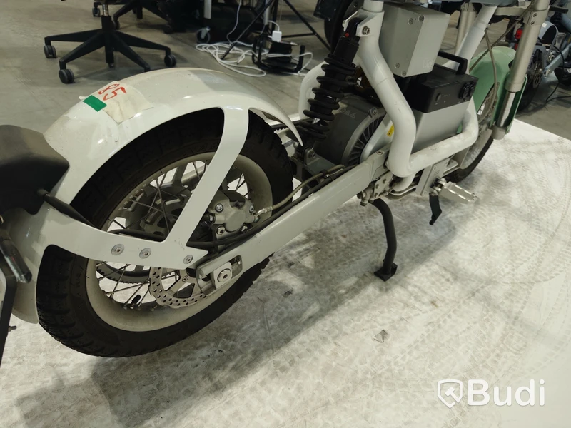 Lätt motorcykel Cake ÖSA PLUS 2021, REGNR; WKC08U. Begagnad. Med Tillbehör.