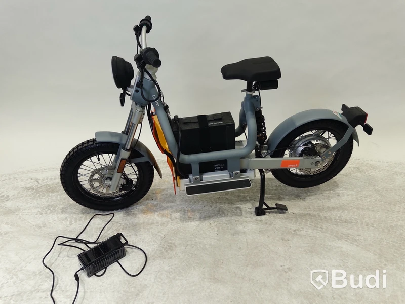 Moped Cake MAKKA FLEX WORK. Begagnad. Med Tillbehör