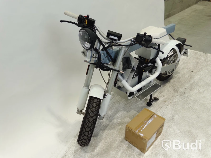 Lätt motorcykel Cake ÖSA PLUS. Begagnad. Med Tillbehör. Obs! Utlandsregistrerad