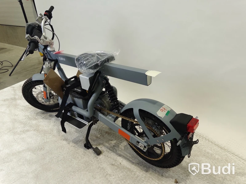 Moped Cake ÖSA FLEX. Begagnad. Med Tillbehör.