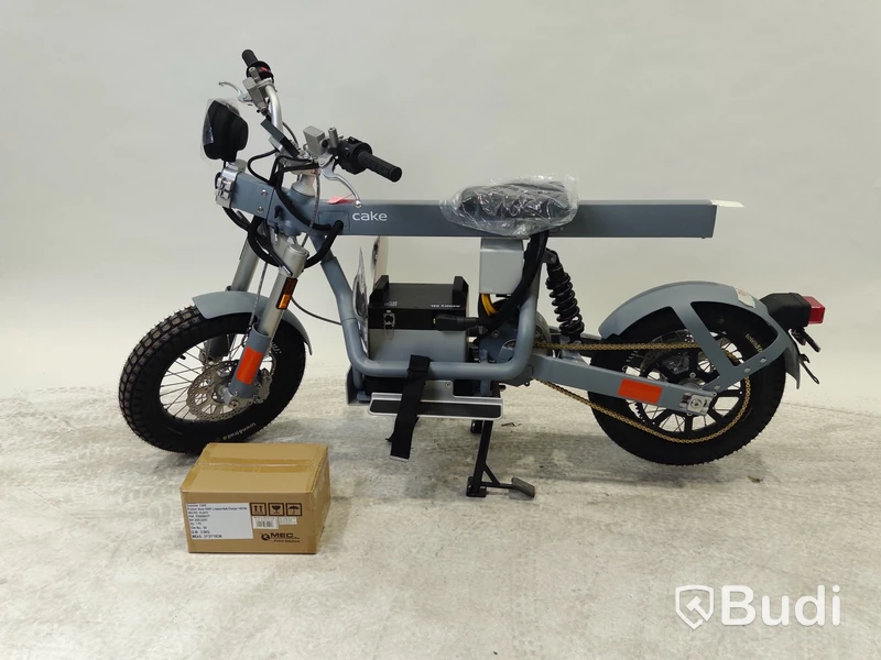 Moped Cake ÖSA FLEX. Begagnad. Med Tillbehör.