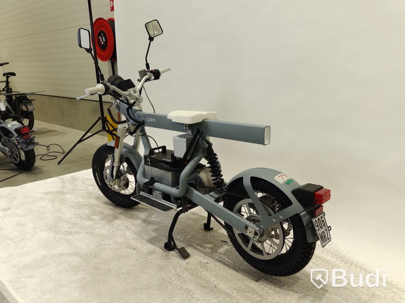 Moped Cake ÖSA FLEX 2021, REGNR; YLE69M. Begagnad. Med Tillbehör.