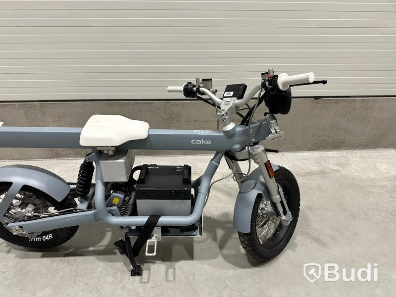 Moped Cake ÖSA FLEX. Begagnad. Med Tillbehör