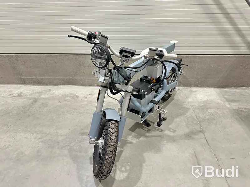 Moped Cake ÖSA FLEX. Begagnad. Med Tillbehör