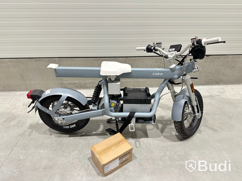 Moped Cake ÖSA FLEX. Begagnad. Med Tillbehör