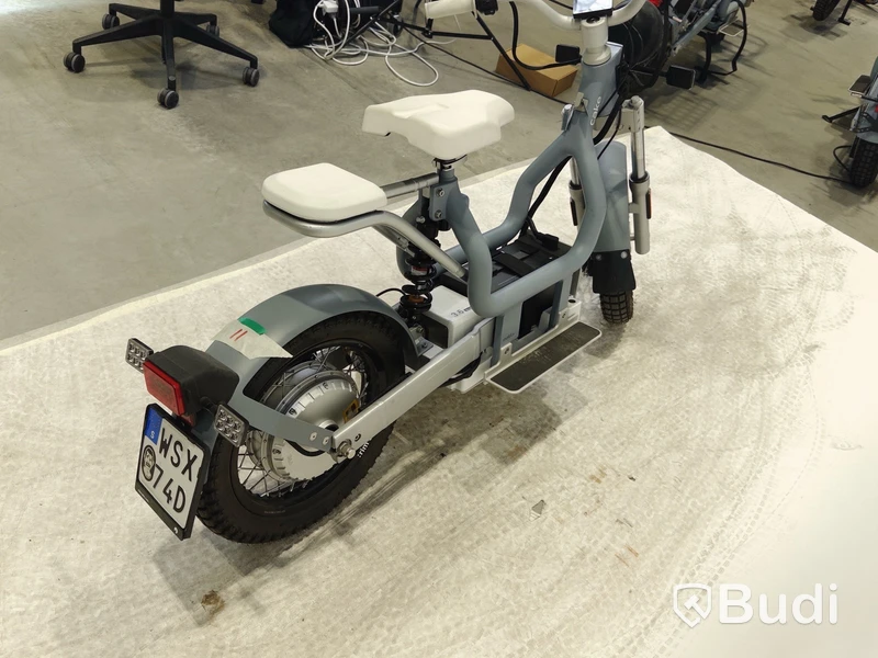 Moped Cake MAKKA FLEX GREY 2022, REGNR; WSX74D. Begagnad. Med Tillbehör. Klass 1