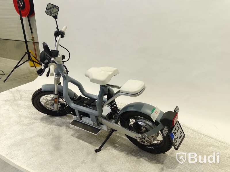 Moped Cake MAKKA FLEX GREY 2022, REGNR; WSX74D. Begagnad. Med Tillbehör. Klass 1