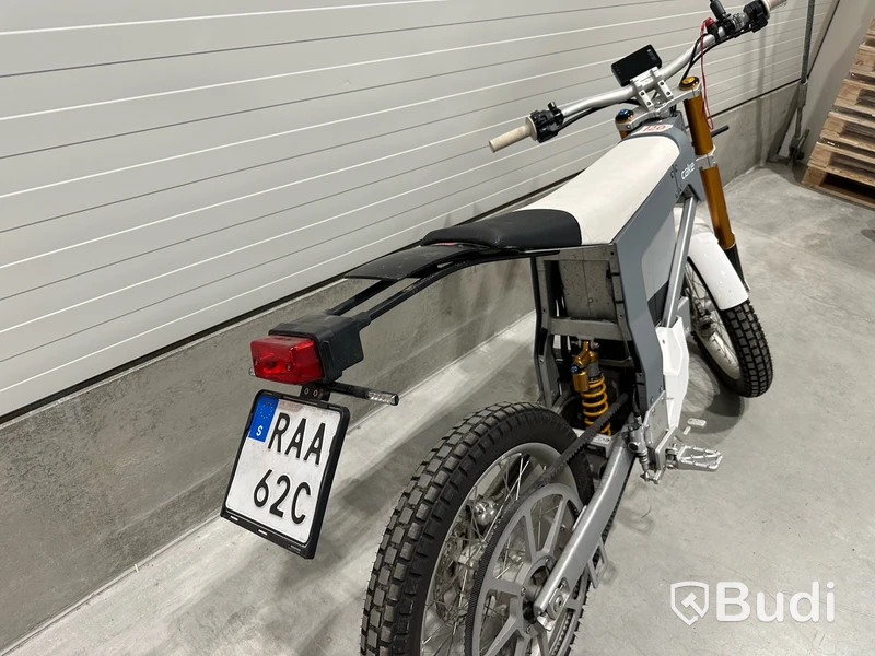 Lätt motorcykel Cake KALK & 2022, REGNR; RAA62C . Begagnad. Med Tillbehör.