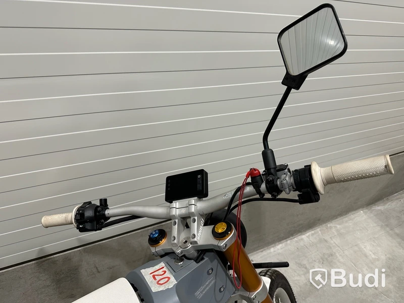 Lätt motorcykel Cake KALK & 2022, REGNR; RAA62C . Begagnad. Med Tillbehör.