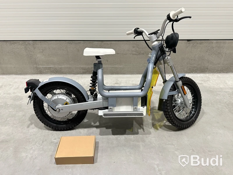 Moped Cake MAKKA FLEX GREY. Begagnad. Med Tillbehör. Klass 1
