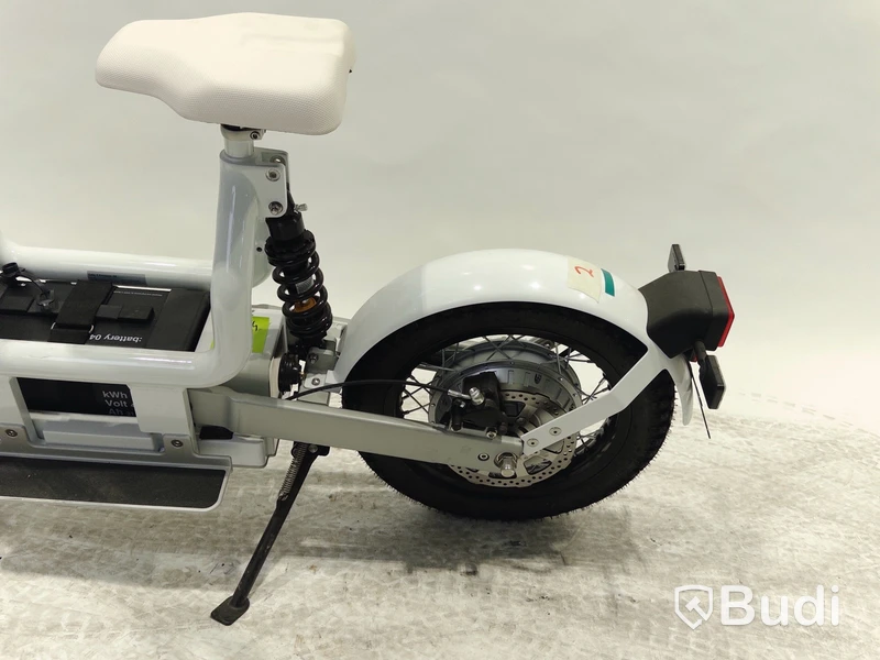 Moped Cake MAKKA FLEX WHITE, Begagnad. Klass 1