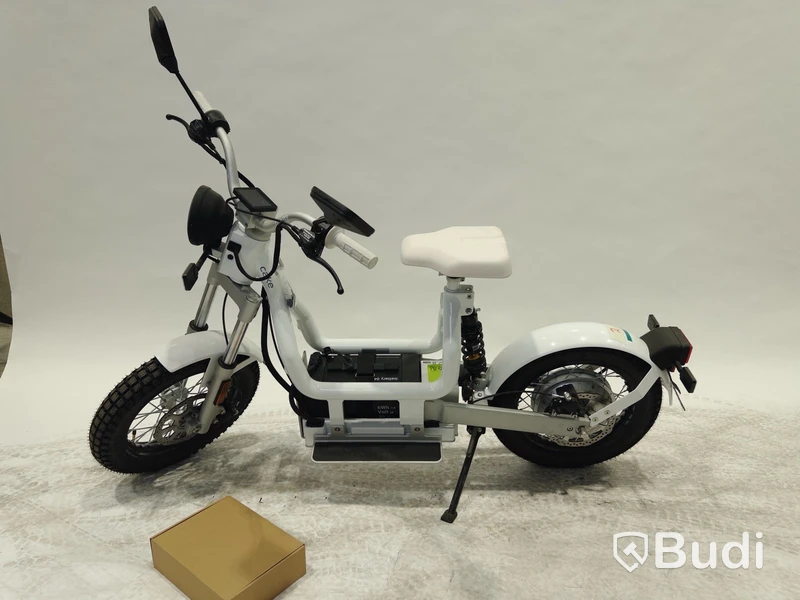 Moped Cake MAKKA FLEX WHITE, Begagnad. Klass 1