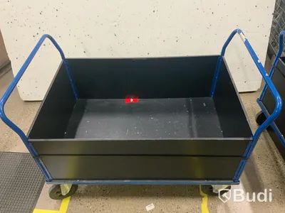 2st rullvagnar Höjd till översta punkten(handtaget): 89cm, längd 130cm, bredd: 77cm