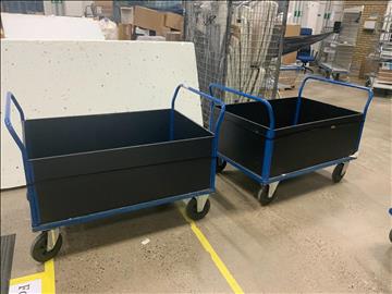 2st rullvagnar Höjd till översta punkten(handtaget): 89cm, längd 130cm, bredd: 77cm