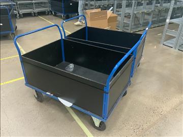 2st rullvagnar Höjd till översta punkten(handtaget): 89cm, längd 130cm, bredd: 77cm