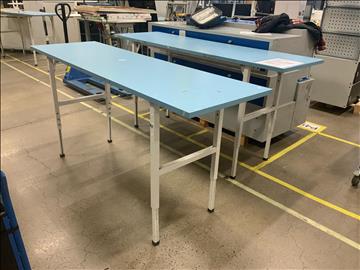 2st packbord, reglerbar höjd, längd 200cm, djup 60 cm, aktuell bordhöjd:97cm