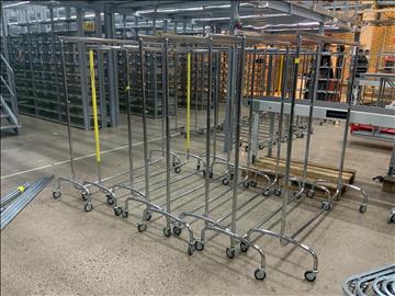 8st klädhästar på hjul, 140cm bredd, reglerbar höjd