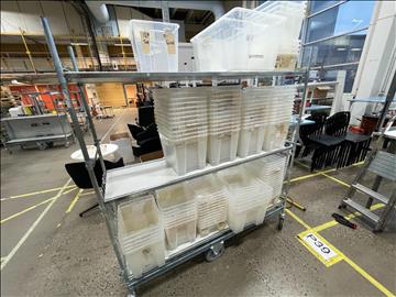 Rullvagn samt div plastbackar