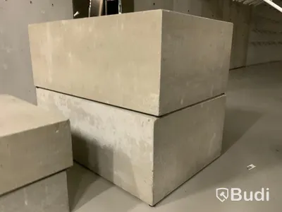 2 st betongblock, inredningsdetaljer.