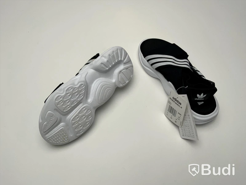 Skor, Adidas Magmur Sandal W. Storlek 38. EF5863