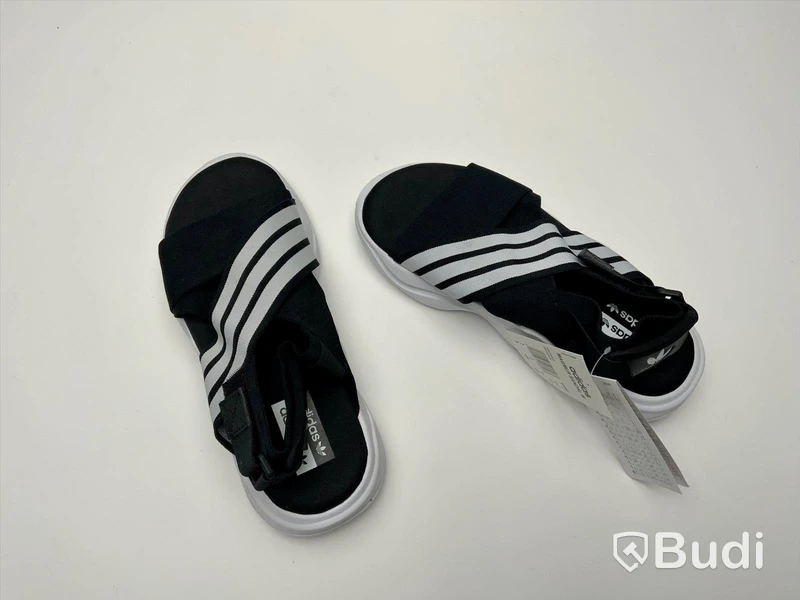 Skor, Adidas Magmur Sandal W. Storlek 38. EF5863