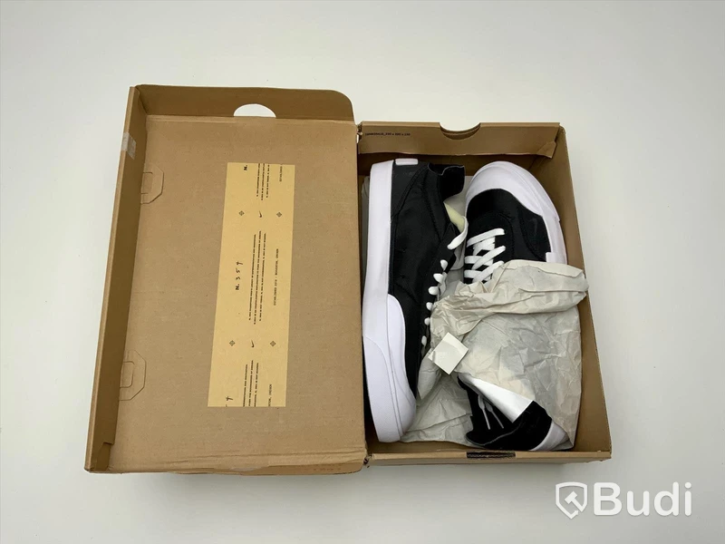 Skor, Nike Drop-type. Storlek 44. AV6697 003