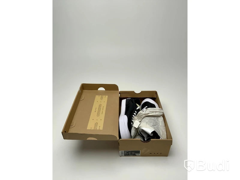 Skor, Nike Drop-type. Storlek 44. AV6697 003