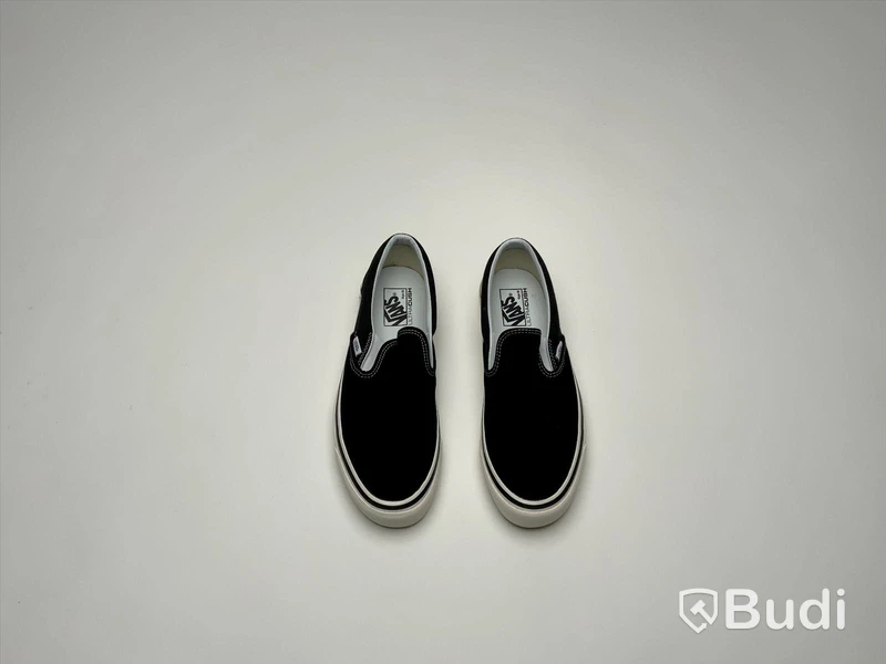 Skor, Vans Classic Slip-on. Storlek 4. VN0A3JEXQU1