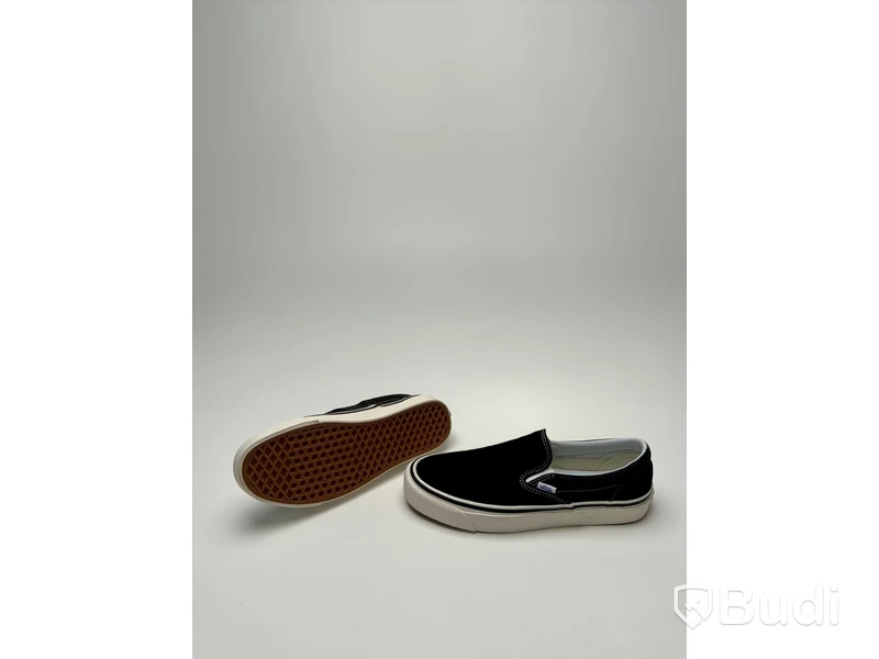 Skor, Vans Classic Slip-on. Storlek 4. VN0A3JEXQU1