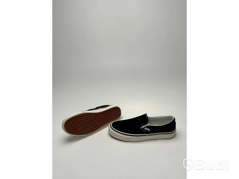 Skor, Vans Classic Slip-on. Storlek 4. VN0A3JEXQU1