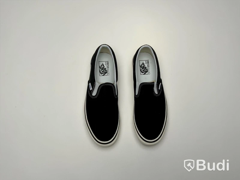 Skor, Vans Classic Slip-on. Storlek 4. VN0A3JEXQU1