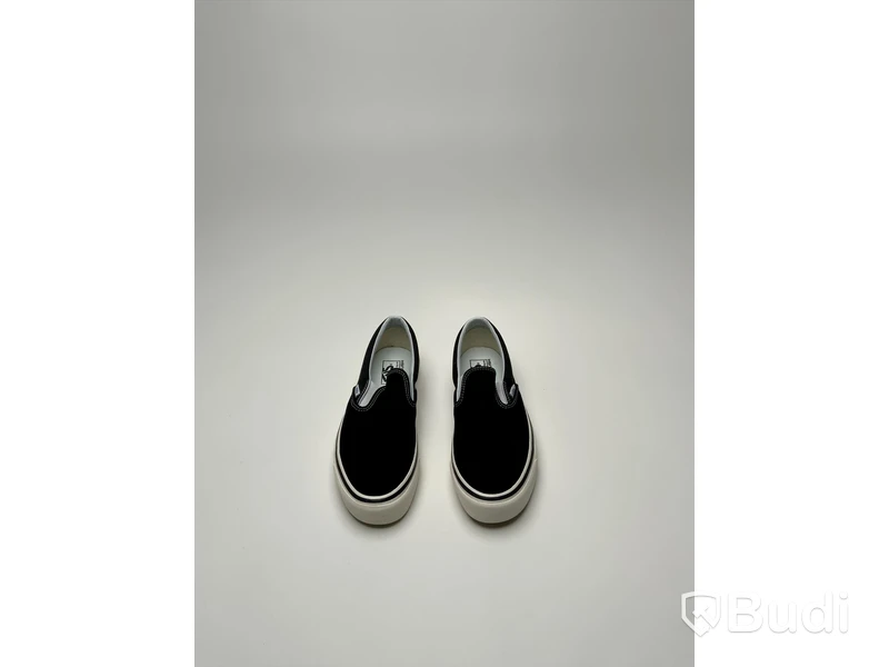 Skor, Vans Classic Slip-on. Storlek 4. VN0A3JEXQU1