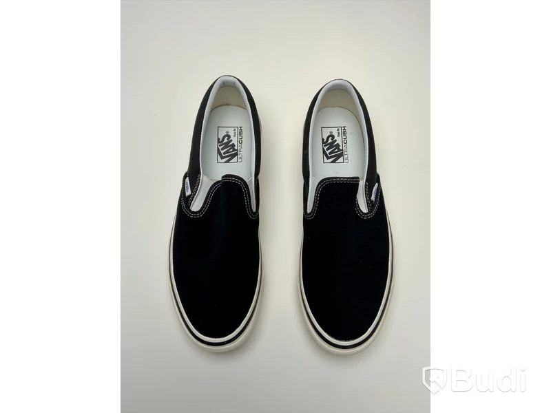 Skor, Vans Classic Slip-on. Storlek 4. VN0A3JEXQU1