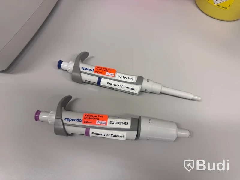 8 st Ependor Pipetter samt stativ