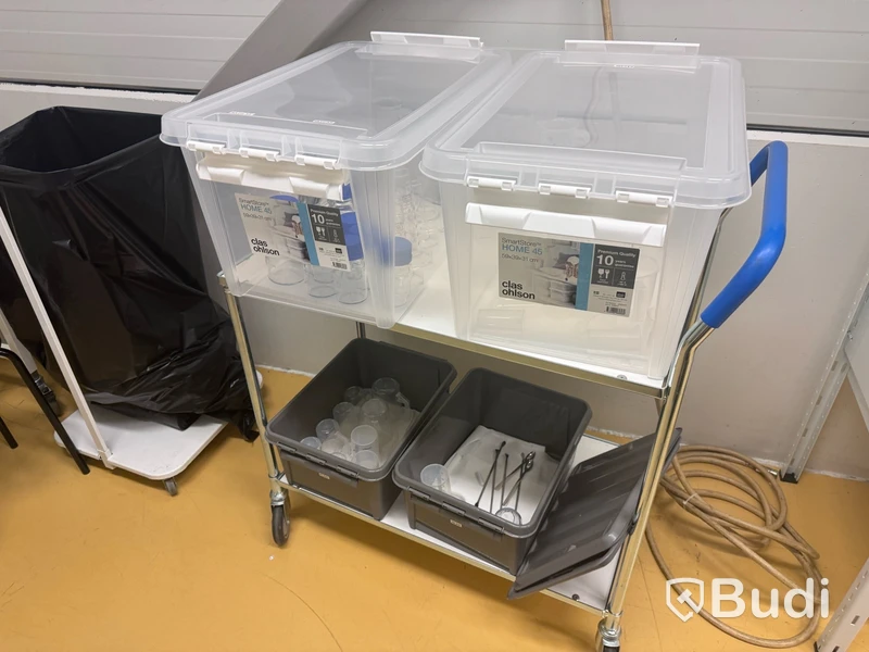 Rullvagn inkl. 4 st plastbackar, bägare och mätglas, värmefläkt samt sittpall