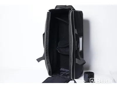 Profoto parti med studioväska på hjul, "handheld" stativ, och softboxar mycket mer.