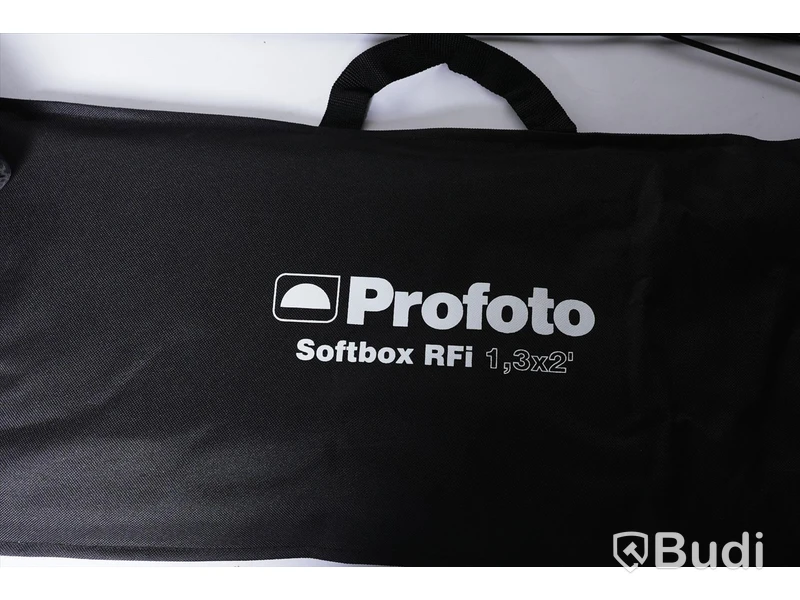 Profoto parti med studioväska på hjul, "handheld" stativ, och softboxar mycket mer.