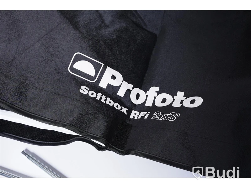 Profoto parti med studioväska på hjul, "handheld" stativ, och softboxar mycket mer.