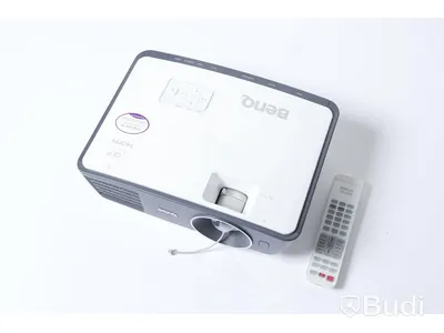 Projektor BenQ W750 - 3D DLP, fjärrkontroll och strömkabel medföljer. Nypris 4 999kr.